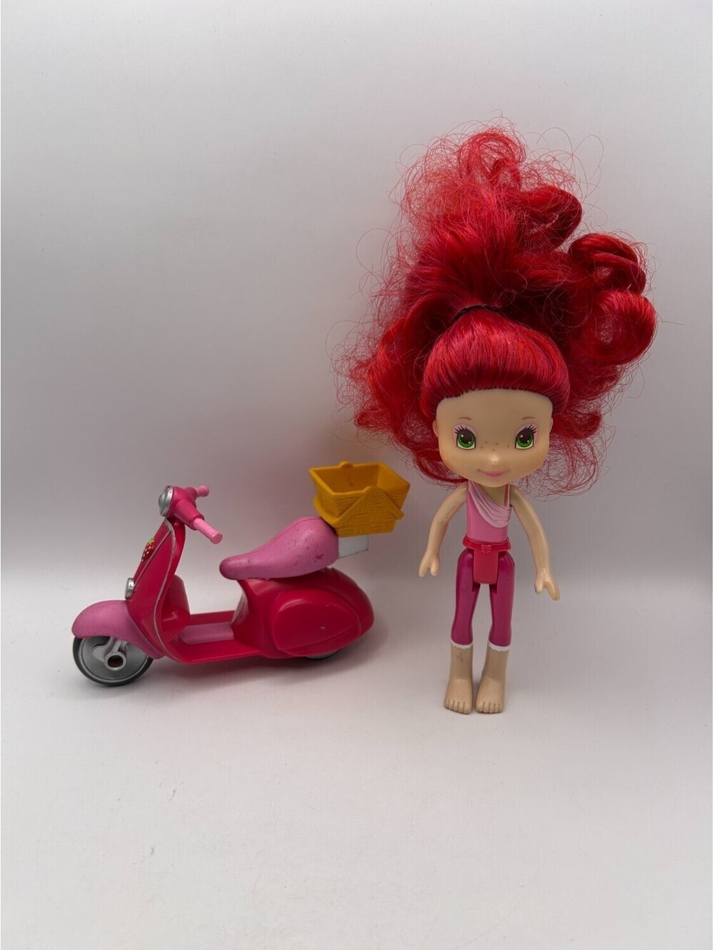 Hasbro Strawberry Shortcake Goodies Go Scooter Doll and Scooter 2008